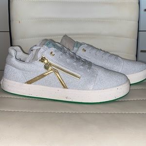 NWT Kokolu comfort knit sneaker - womens US 10